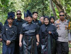 Kunjungi Kajang, Mendagri Diberi Gelar Puto Tito Daeng Manai