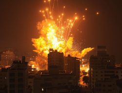 Perang Melebar, Setelah Israel Bom Suriah, AS Ancam Iran, Kini Kapal Perang Inggris Merapat