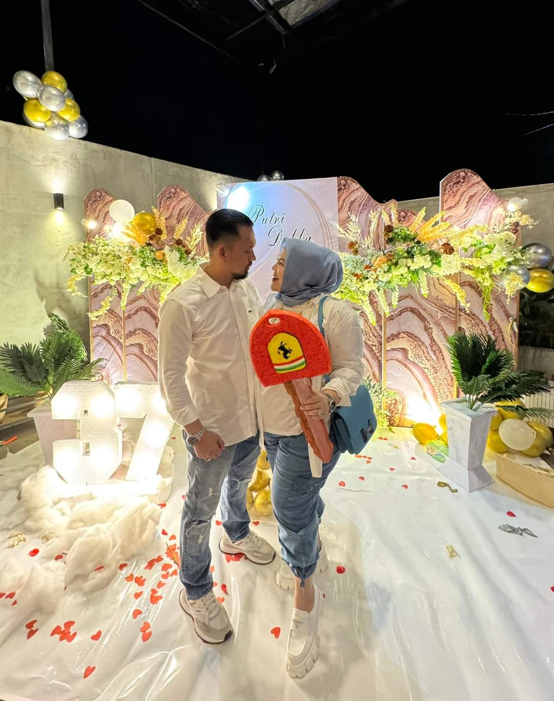 Putri Dakka dan Hendra Nganro