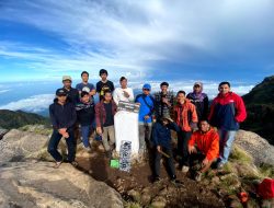 Menyelami Ketinggian Batin dari Gunung Bangkeng Buki’