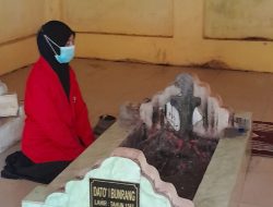 Tradisi Ziarah ke Makam Datok I Bunrang di Cikoang Selepas Lebaran