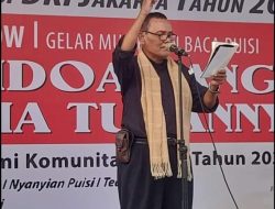 KADO ULANGTAHUN DIBUNGKUS KERTAS PUISI