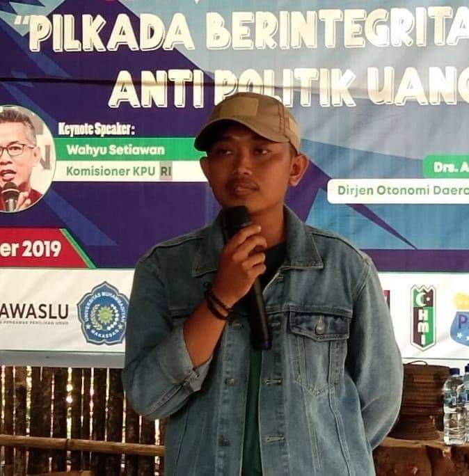 pemuda pemerhati desa yakni "Resha Akadir Ramma simpatisan Daeng Manye