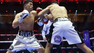 Dimitri bivol KO Malik Zinad di ronde 6 Photo by Mark Robinson/Matchroom Boxing/Getty Images