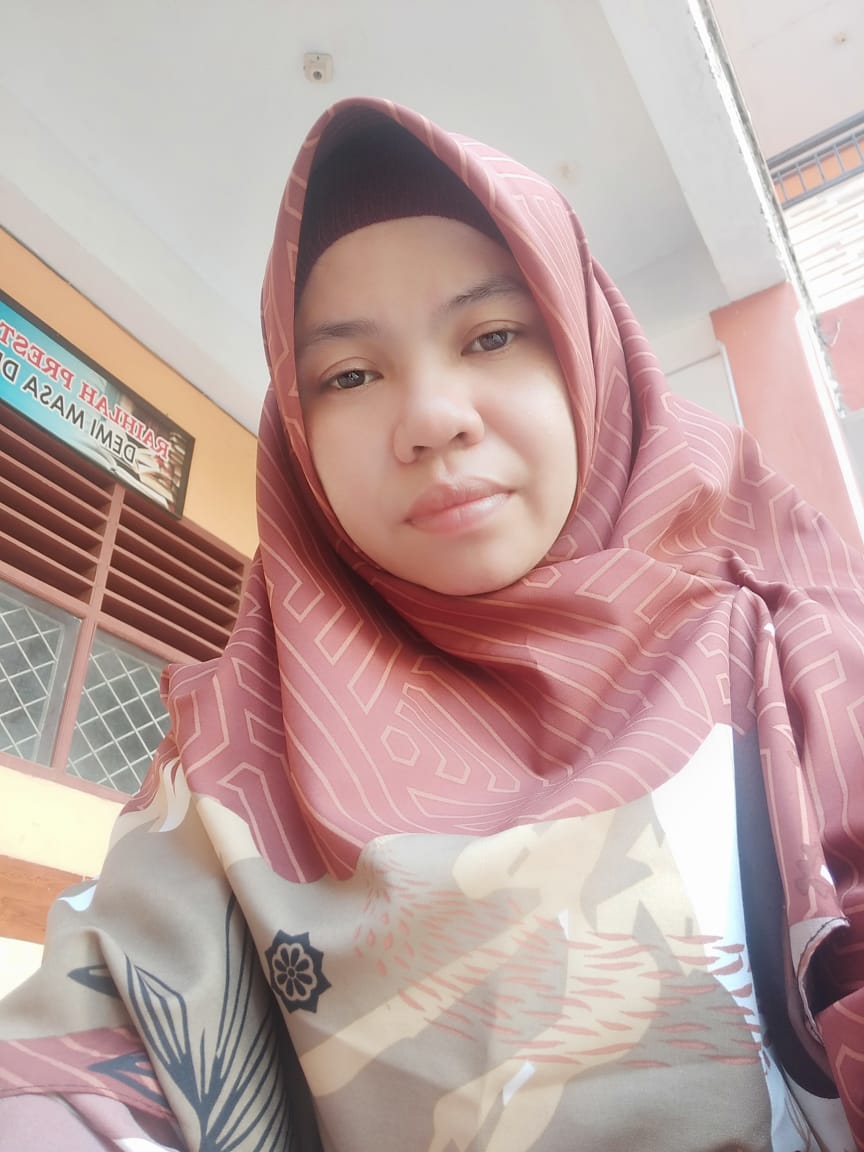 Ukt naik Sukmawati Umar (IRT & Pemerhati Sosial)