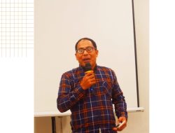 Rahman Rumaday Mahasiswa Penjelajah Kampus Akhirnya Wisuda Juga