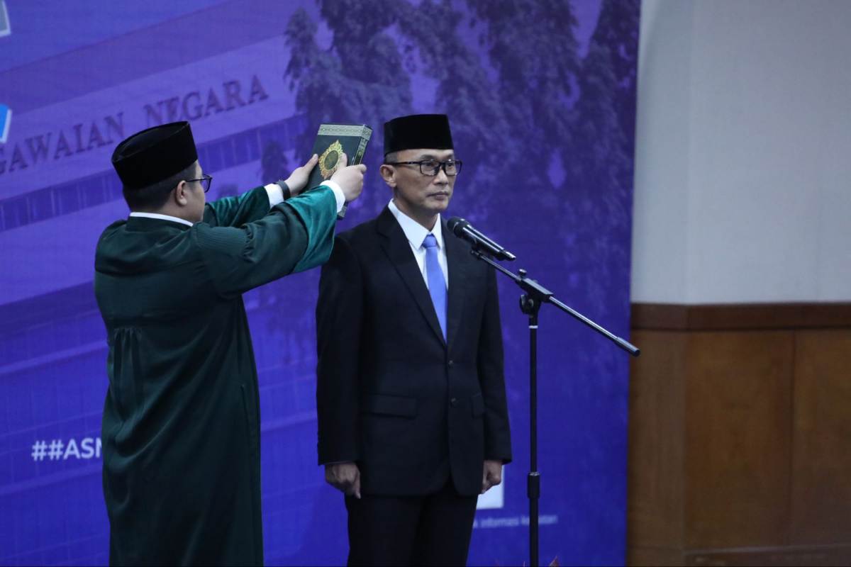 Prof Zudan