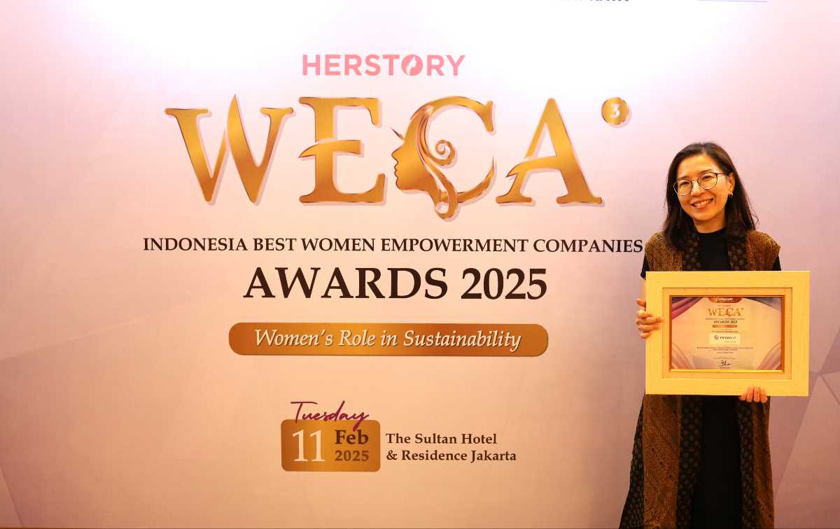 Human Capital Division Head FIFGROUP, Arlien Virginia Jonathan, mewakili perusahaan menerima langsung penghargaan sebagai Best Women Empowerment Company 2025 in Creating Safe and Inclusive Work Environments for Women kategori Multifinance, yang diberikan oleh HerStory, pada Selasa, 12 Agustus 2024, bertempat di The Sultan Hotel, Jakarta Pusat.