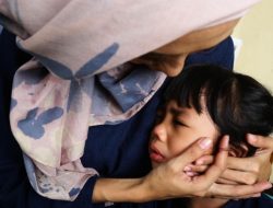 IBU MANDIKAN AKU