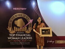 Direktur FIFGROUP Terima Award Top Financial Woman Leaders 2025