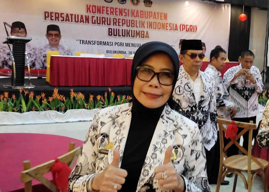 Hj A Hamrina Andi Muri S.Pd, M.Si