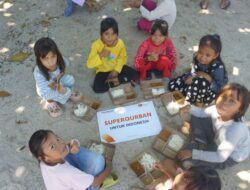 Ekspedisi Superqurban Disambut Antusias Warga Pulau Barrang Caddi 