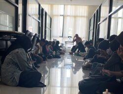 Ketika Koridor Jadi Kelas: Mahasiswa Jurnalistik UINAM Suarakan Ketimpangan dan Arogansi Akademik