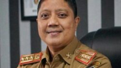 Seragam sekolah gratis