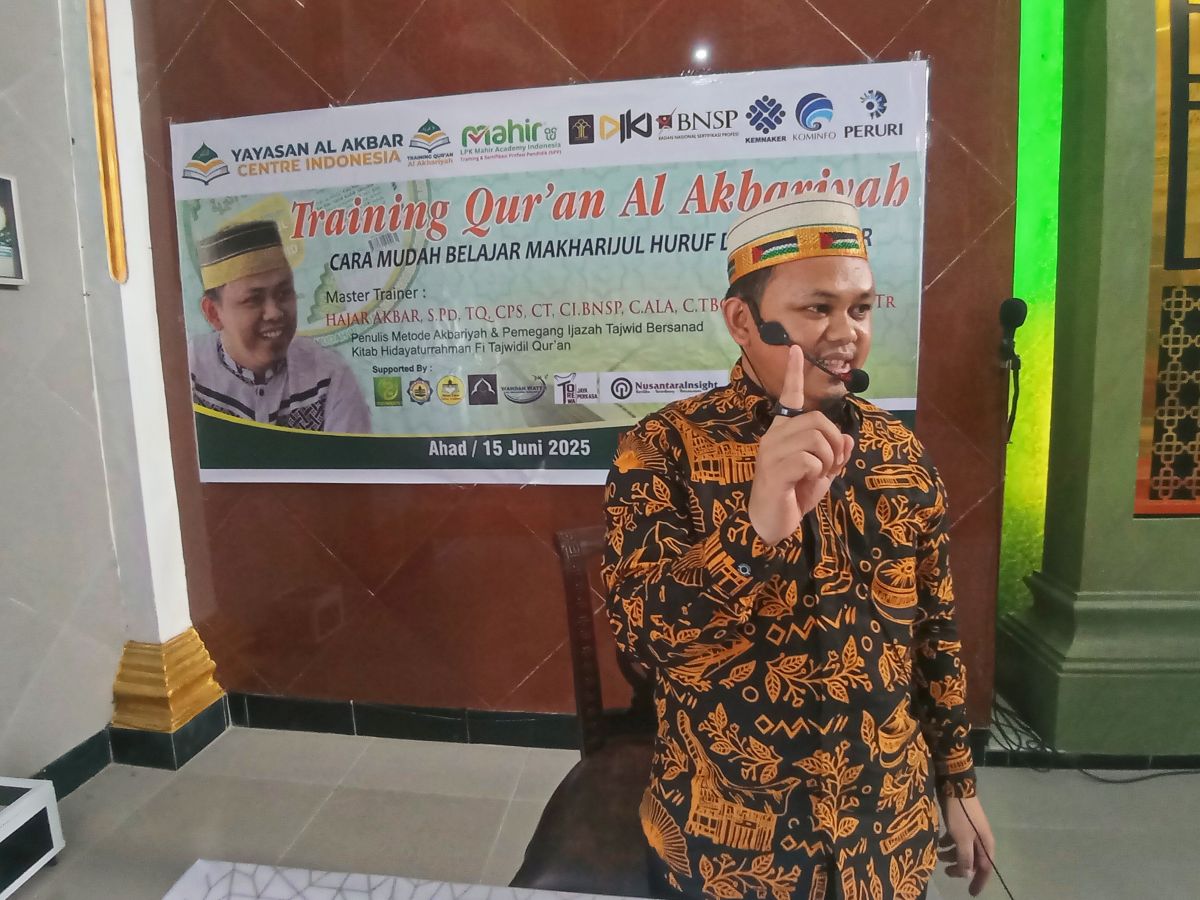 Ustadz Hajar Akbar