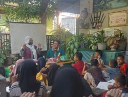 Kepala Sekolah Metro School Makassar Ajar Bahasa Inggris di Kampus Lorong K-apel