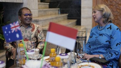 Konjen Australia dan Danny Pomanto