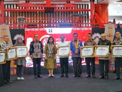 Dirjen Kekayaan Intelektual Kemenkumham Serahkan Piagam