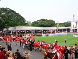 Kirab Budaya Warnai Pengembalian Duplikat Bendera Merah Putih dan Teks Asli Proklamasi ke Monas 