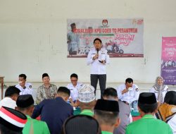 Hari Santri Nasional KPU Gowa Nobar Film “Kejarlah Janji” di Pesantren