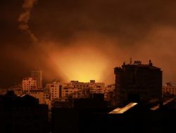 Langit Gaza Memerah Dihujani Rudal Israel