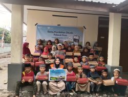 BSI dan Rumah Zakat Berbagi Sepatu di Kabupaten Jeneponto