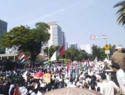Aksi Bela Palestina di Depan Kedutaan Besar AS, Massa Tuntut Gencatan Senjata