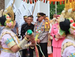 Kapolda Sulsel Dianugerahi Gelar Adat