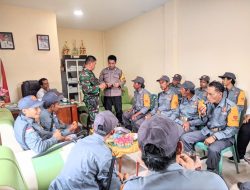 Jelang Pemilu, Bhabinkamtibmas Desa Palakka Bekali Linmas