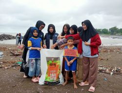 Target Adiwiyata Mandiri, SD Negeri Borong Bersihkan Sampah di Pantai Sampulungang