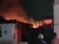 Akibat Petasan, Rumah di Toa Daeng Makassar Ludes Terbakar