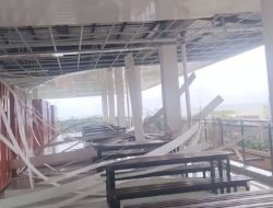 Baru Diresmikan Gubernur, Plafon Gedung Pinisi Bulukumba Runtuh