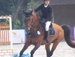 Potret Cantik Nabila Syakieb Saat Berkuda Laksana Bangsawan