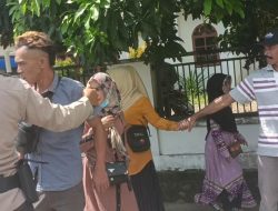 Aksi Demonstrasi di KPU Sinjai, Tujuh Orang Diamankan Polisi