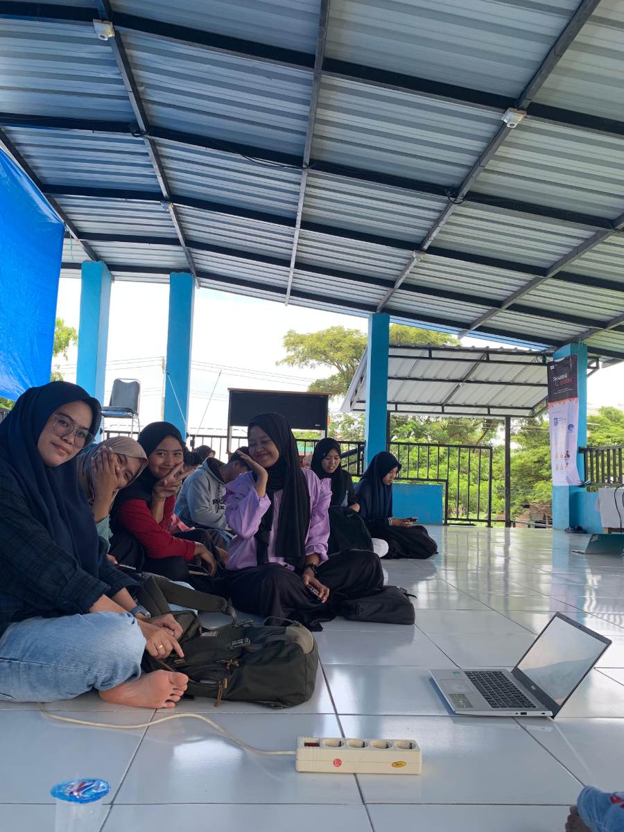 Hari kedua sharing session kolaborasi komunitas Pinisi Dev dengan Kominfo Bulukumba sukses terlaksana di Lantai 2 Kantor Kominfo Bulukumba (Ahad, 17 Maret 2024).