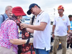 Sekda Palopo Sambut Turis di Pelabuhan Tanjung Ringgit