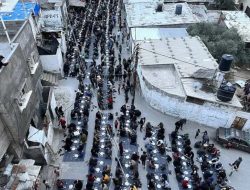 Meski Ada Serangan Militer, Warga Rafah Gelar Buka Puasa Massal