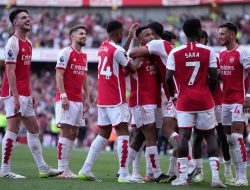 Arsenal merayakan kemenangan 