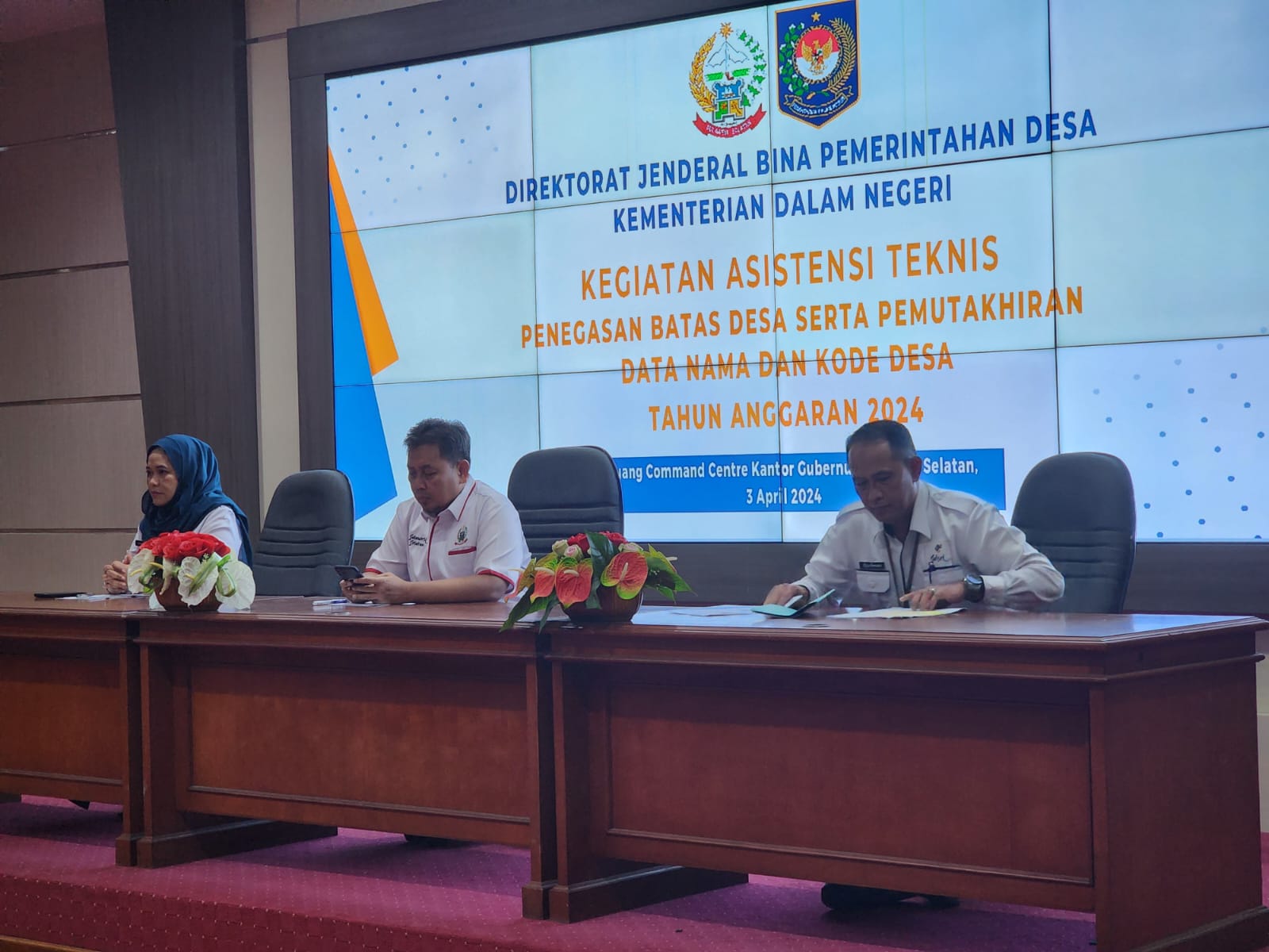 Pelaksana Harian Direktur Fasilitasi Penataan dan Administrasi Desa Ditjen Bina Pemdes Kemendagri, Ayu Firman, membuka Asistensi Teknis Penegasan Batas Desa,