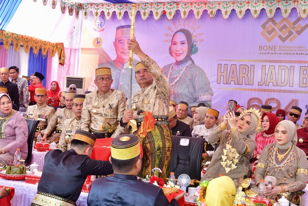 Pj Gubernur dan Kapolda Sulsel hadiri Mattompang arajang