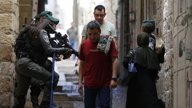 Tentara srael melarang warga Palestina shalat Jumat di Al Aqsa