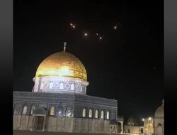 Viral Rudal Iran Terbang di Atas Masjid Al Aqsa Gempur Israel