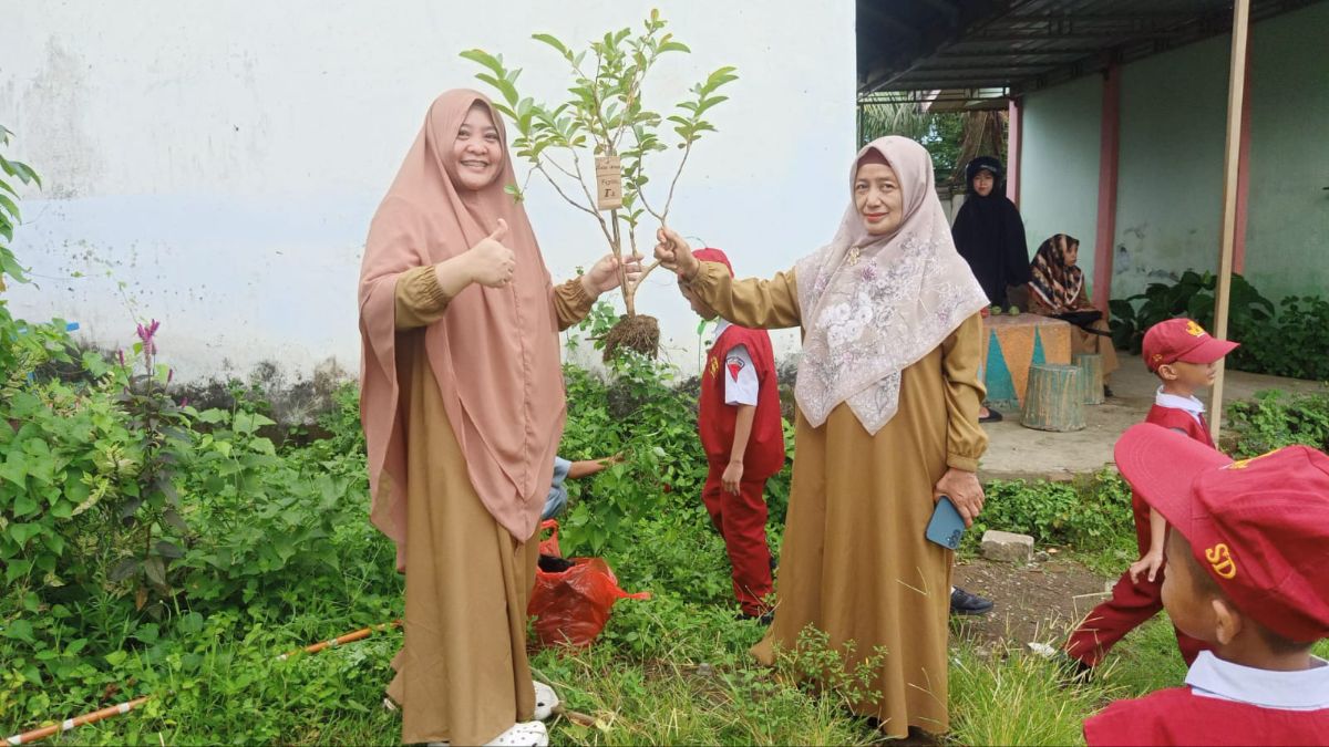 SD Parinring peringati Hari Bumi