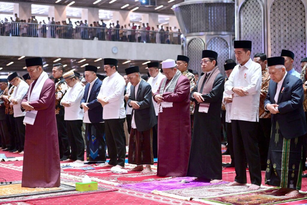 Presiden dan ibu negara shalat Idul Fitri di Masjid Istiqlal