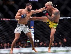 Hasil UFC 300: Arman Tsarukyan Tekuk Charles Oliveira