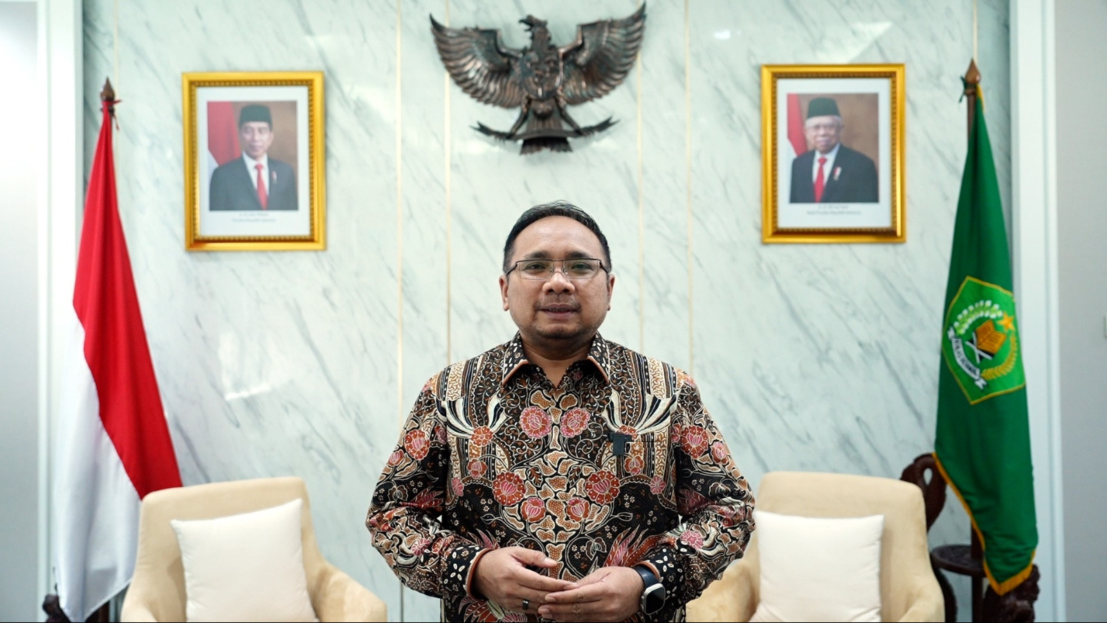 Menteri Agama Yaqut Cholil Qoumas mengucapkan selamat memperingati Hari Raya Tri Suci Waisak 2568 BE/2024 kepada umat Buddha