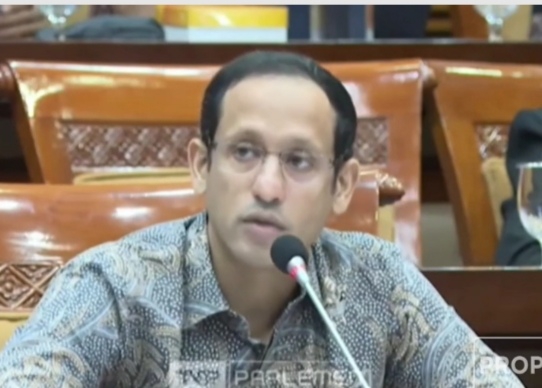 Mendikbudristek Nadiem Makarim rapat kerja bersama Komisi X terkait UKT mahal