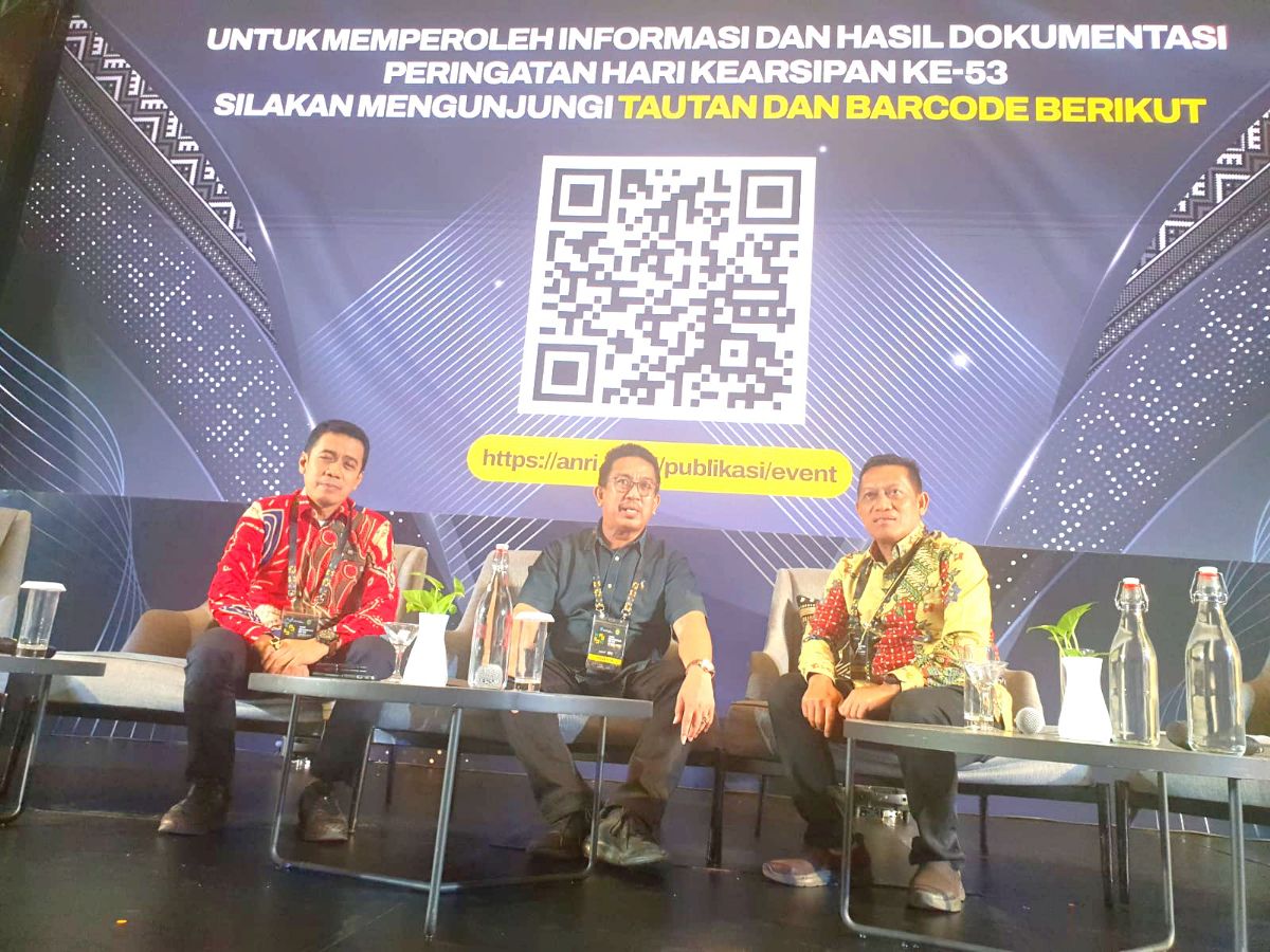 Dr Basri (tengah)