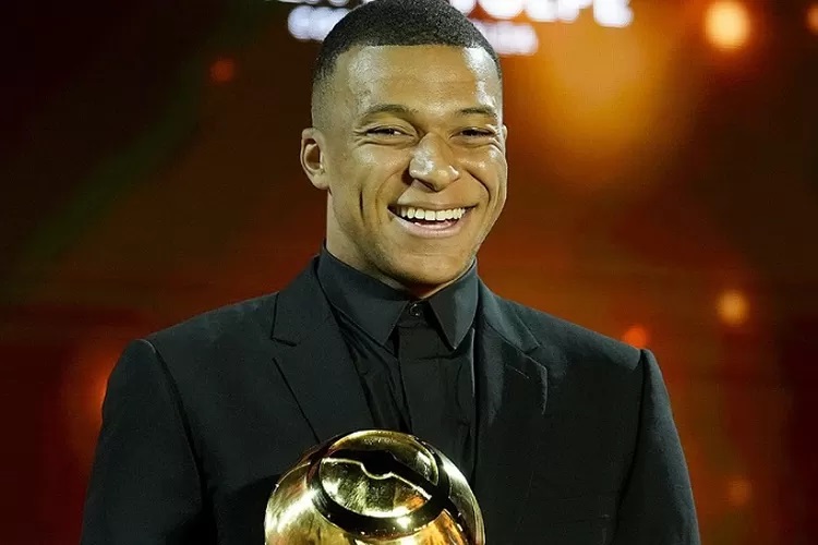 Kylian Mbappe peraih Globe Soccer Award untuk kategori pemain terbaik