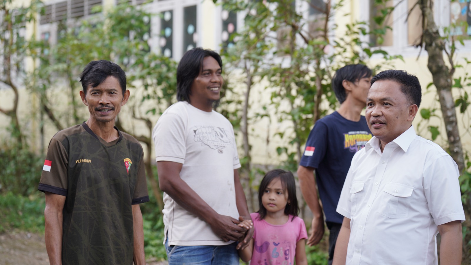 Ilham Azikin bertemu warga Campaga